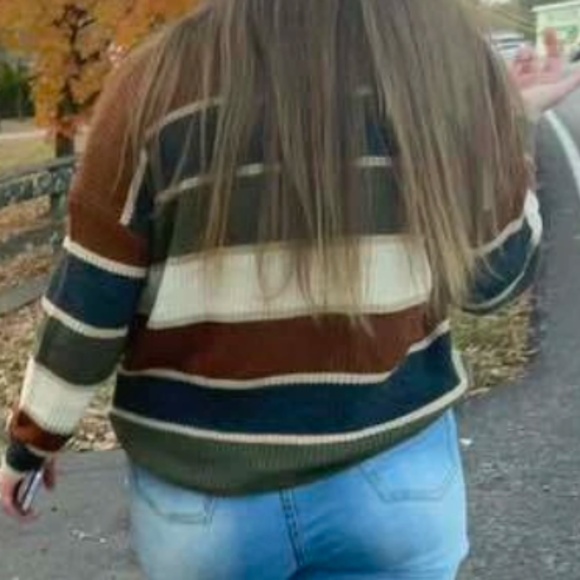 Cozy Color Block Knit Oversized Sweater Top - Picture 2 of 8